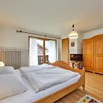 Gaestehaus Eder בית הארחה *